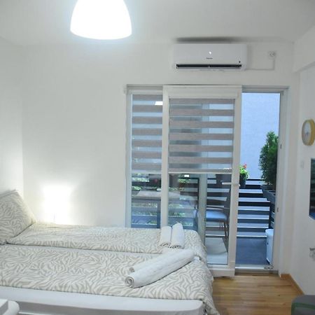 Dekart 2 Apartment Ni 外观 照片