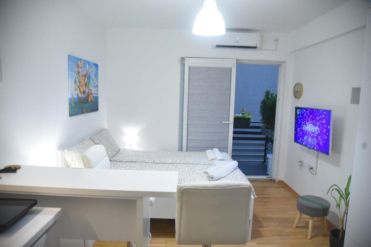 Dekart 2 Apartment Ni 外观 照片