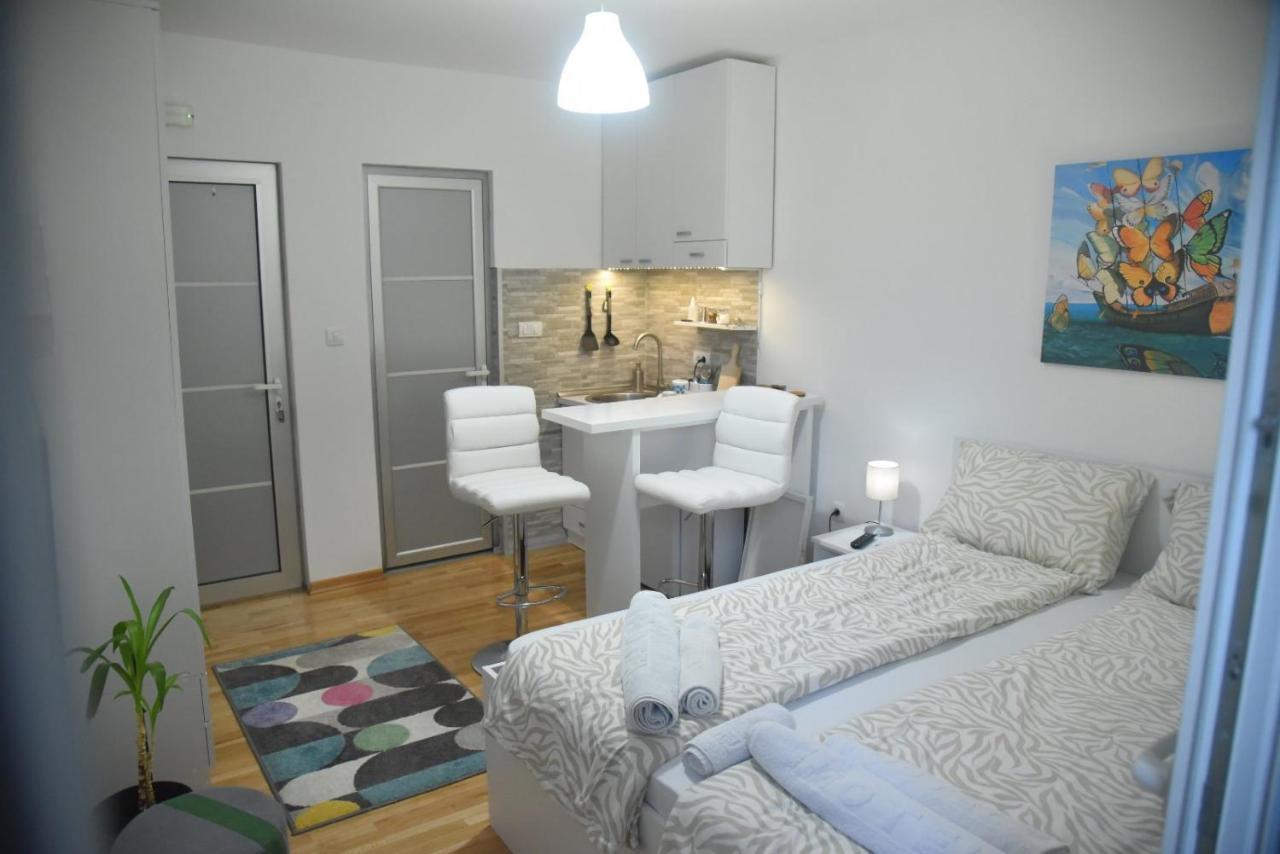 Dekart 2 Apartment Ni 外观 照片