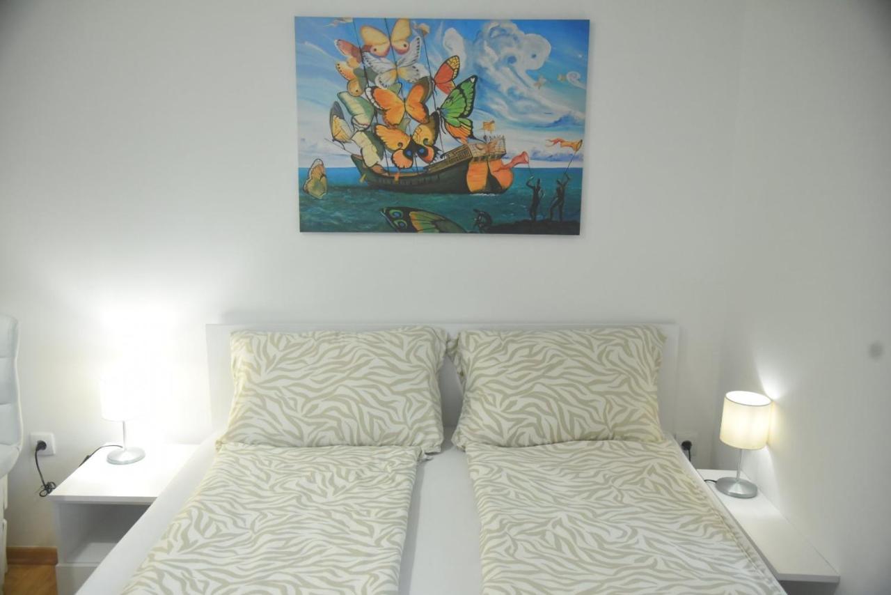 Dekart 2 Apartment Ni 外观 照片