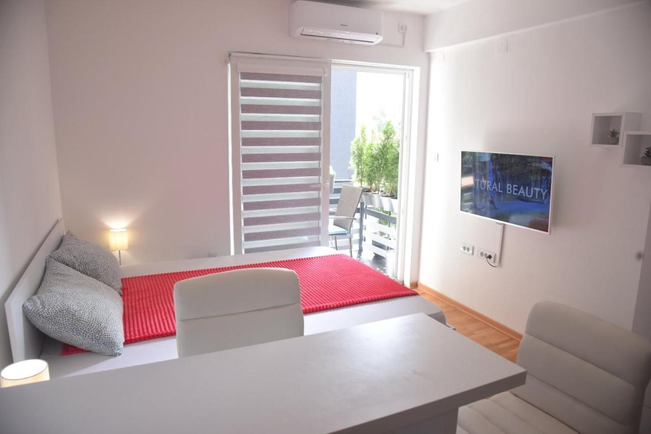 Dekart 2 Apartment Ni 外观 照片