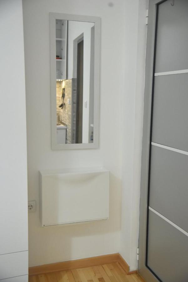 Dekart 2 Apartment Ni 外观 照片