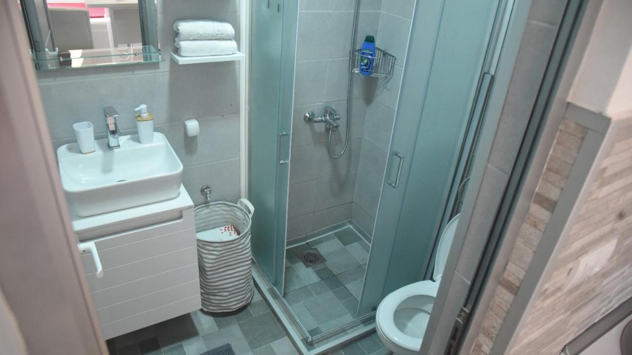 Dekart 2 Apartment Ni 外观 照片