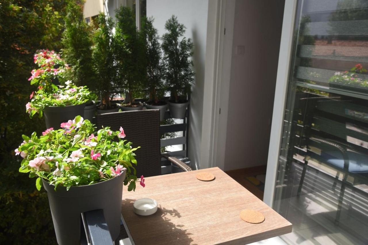 Dekart 2 Apartment Ni 外观 照片
